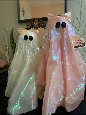 Iridescent Pink & Pearl White Standing Ghost Set